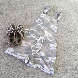 WALLFLOWER/RARE-TAN & CREAM CAMO KNIT SHORTALLS